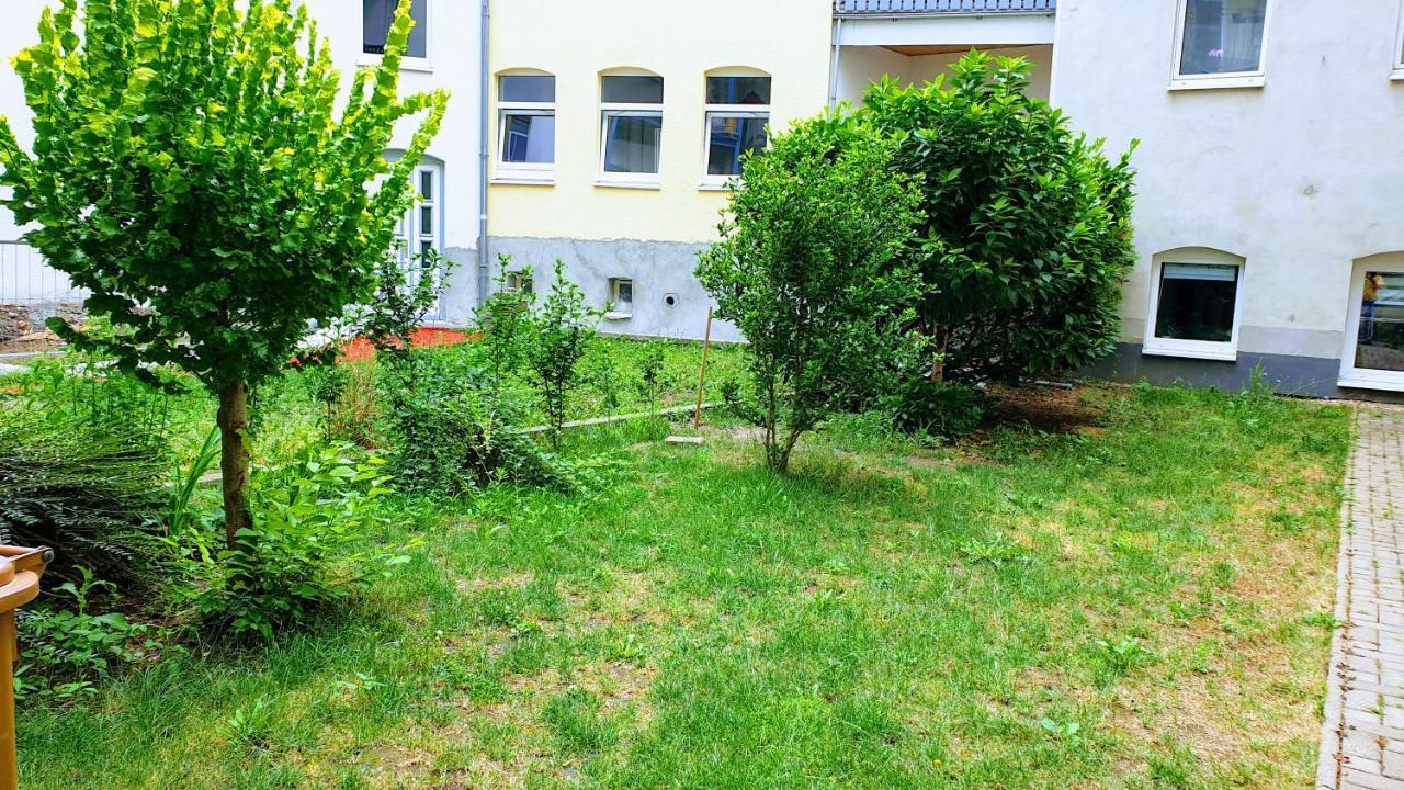 Room In City Center Halle With Shared Bathroom & Kitchen - Free Wifi, Netflix, Ipad & Ground Floor מראה חיצוני תמונה