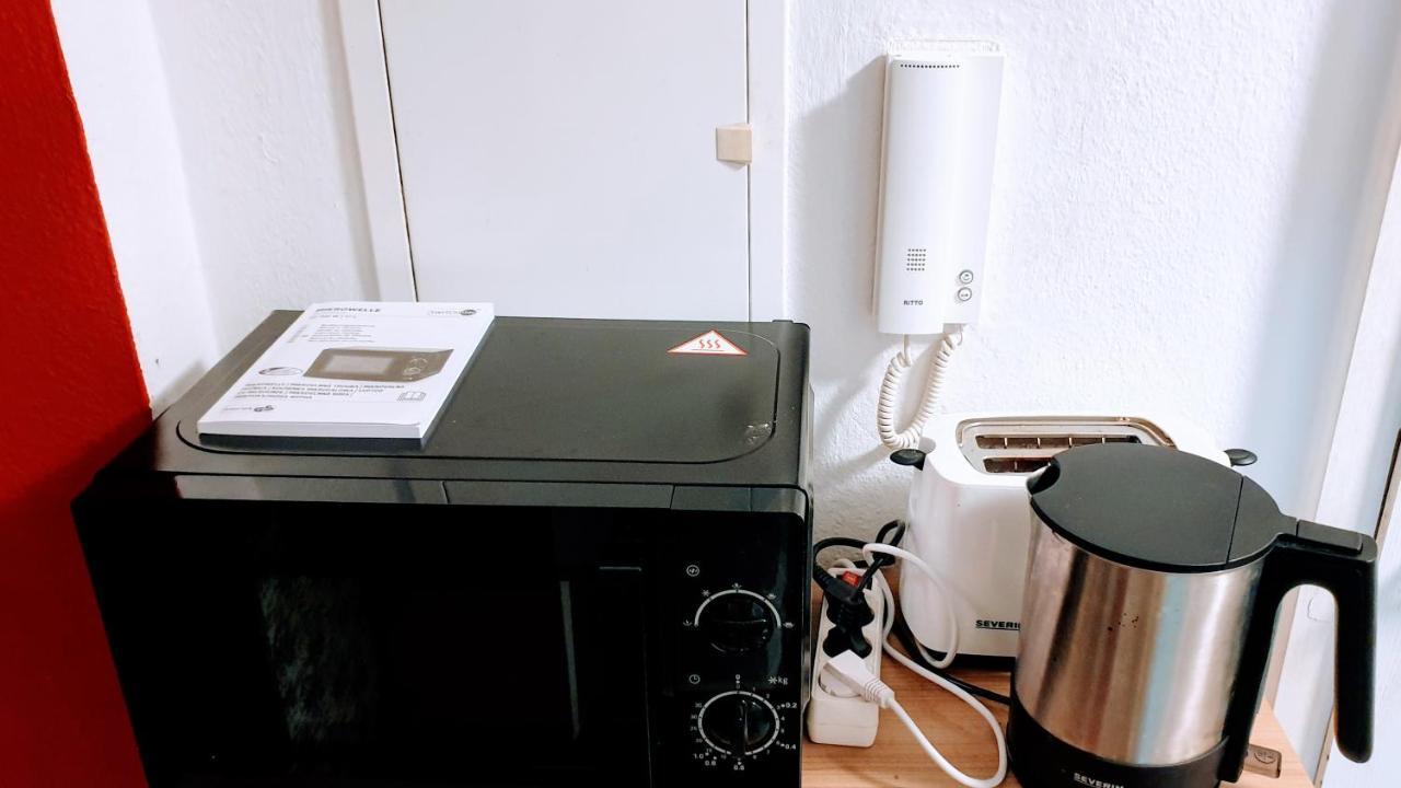 Room In City Center Halle With Shared Bathroom & Kitchen - Free Wifi, Netflix, Ipad & Ground Floor מראה חיצוני תמונה