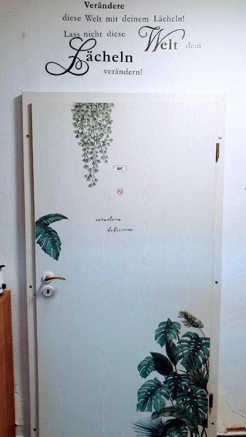 Room In City Center Halle With Shared Bathroom & Kitchen - Free Wifi, Netflix, Ipad & Ground Floor מראה חיצוני תמונה